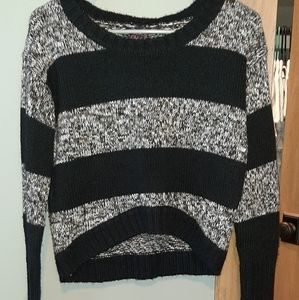 Long sleeve cropped sweater